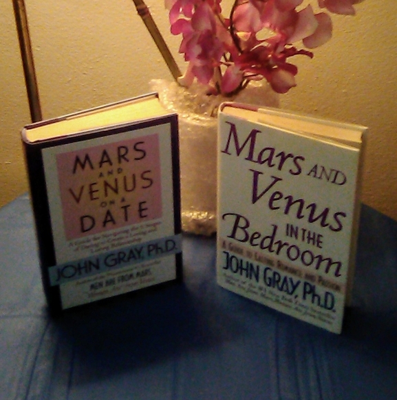 🟧 (2 pack)Mars and Venus Books - Picture 1 of 1